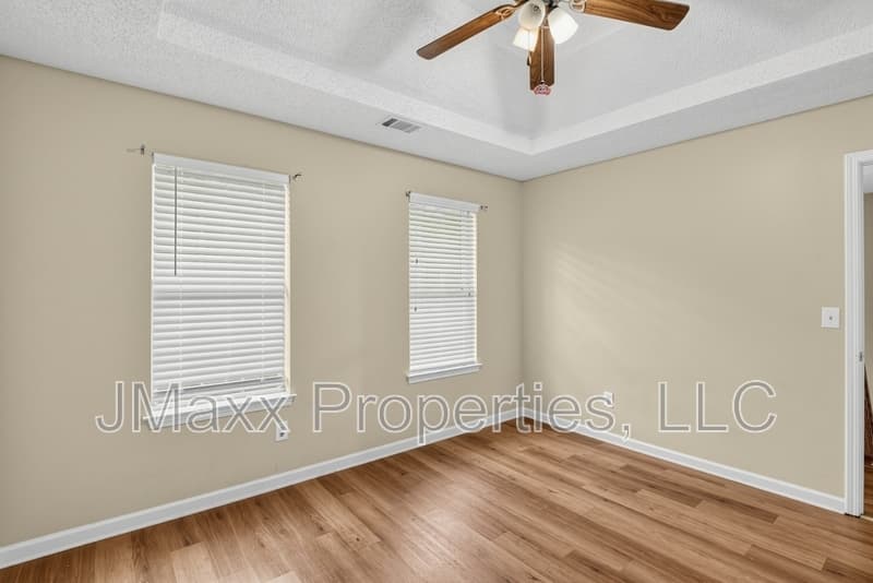 Lithonia House: 1560 Rogers Crossing Dr