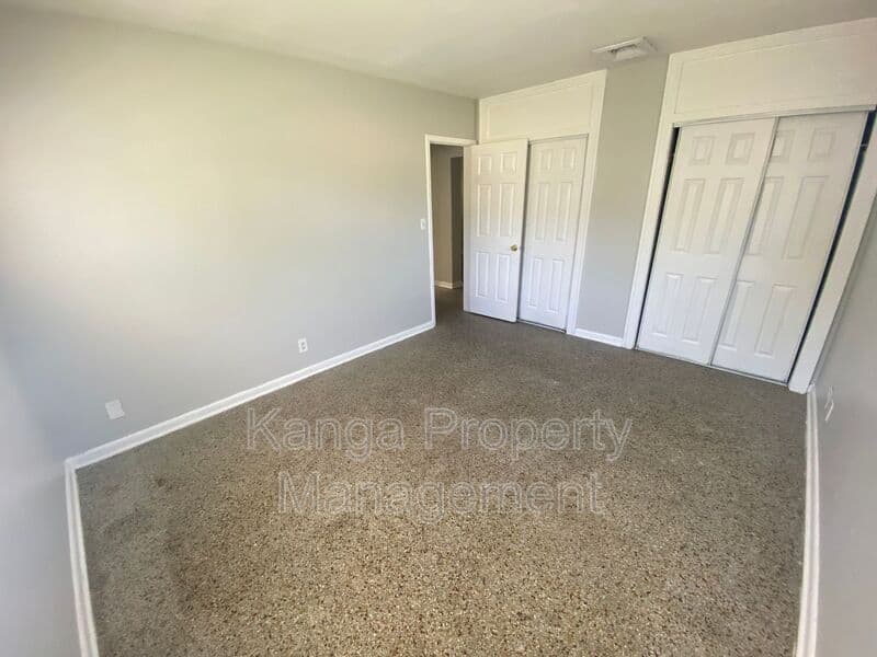 West Palm Beach House: 3716 Henry Ave