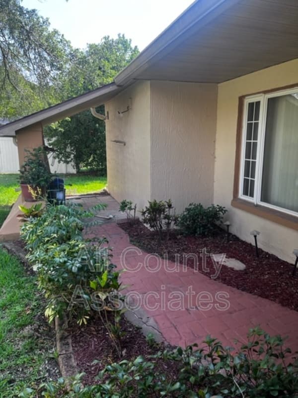 Hudson House: 9014 Tournament Dr
