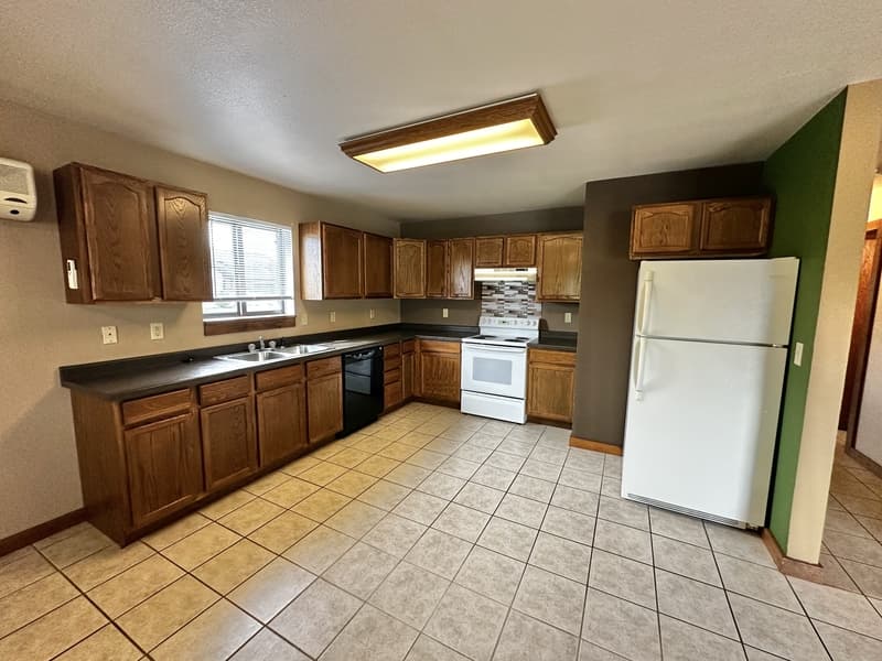 Gresham Condo: 1160 Schabow Street