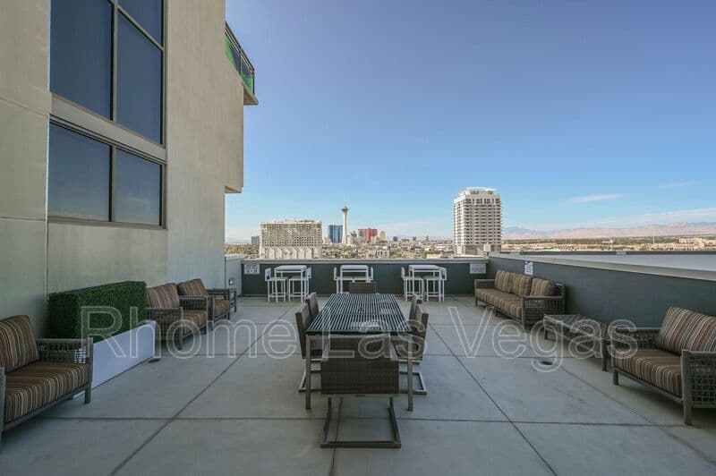 Las Vegas Condo: 353 E Bonneville Ave