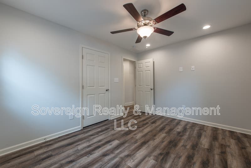 Atlanta House: 455 Bolton Rd NW