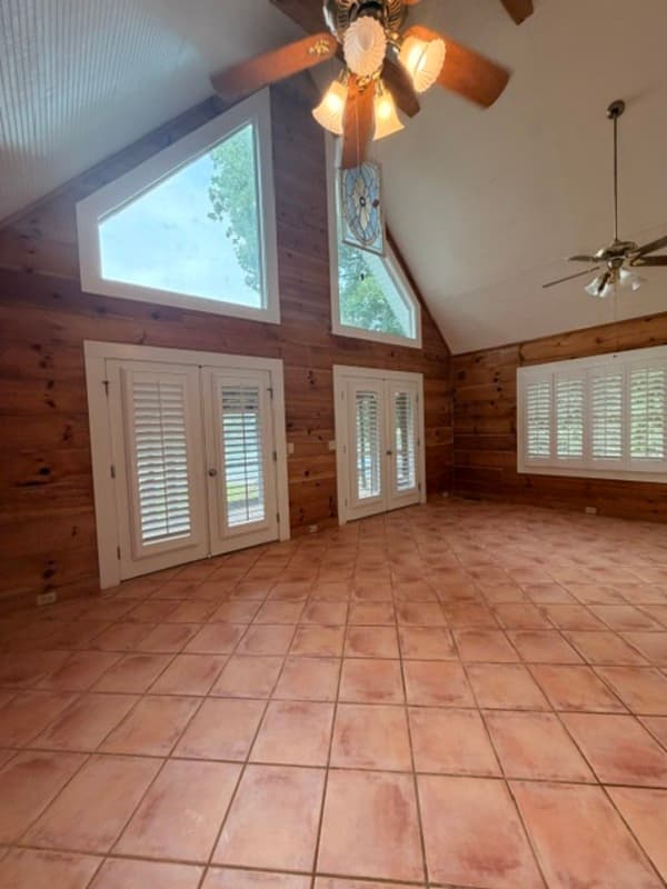 Prosperity House: 127 Oak Pointe Road