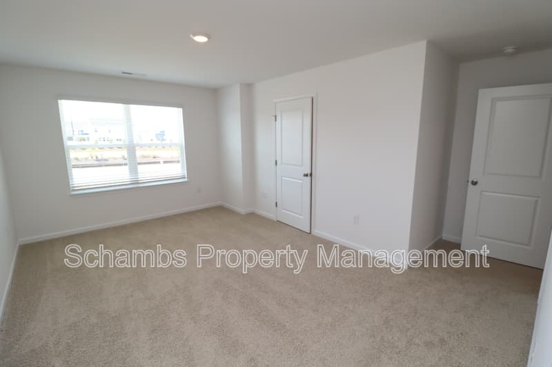 Wake Forest House: 360 Freestall Dr