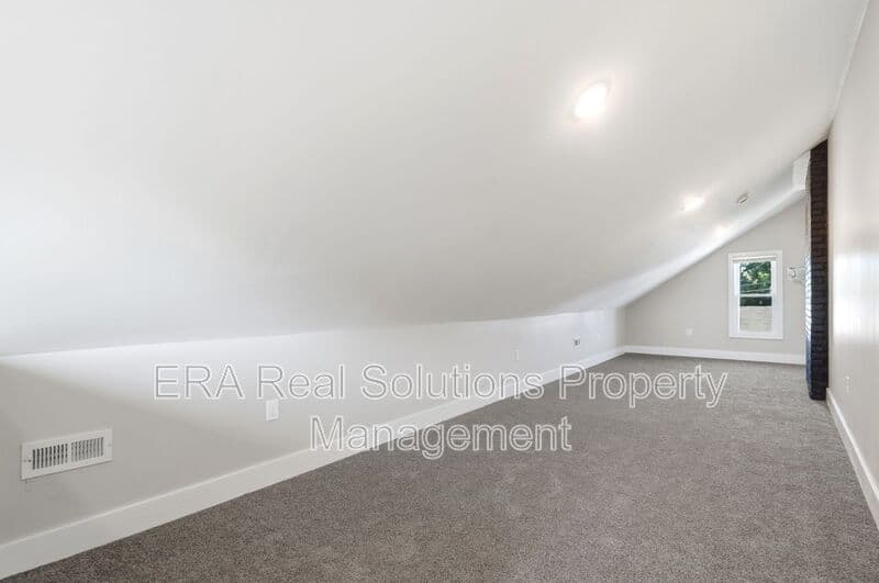 Columbus Condo: 871 Bellows Ave