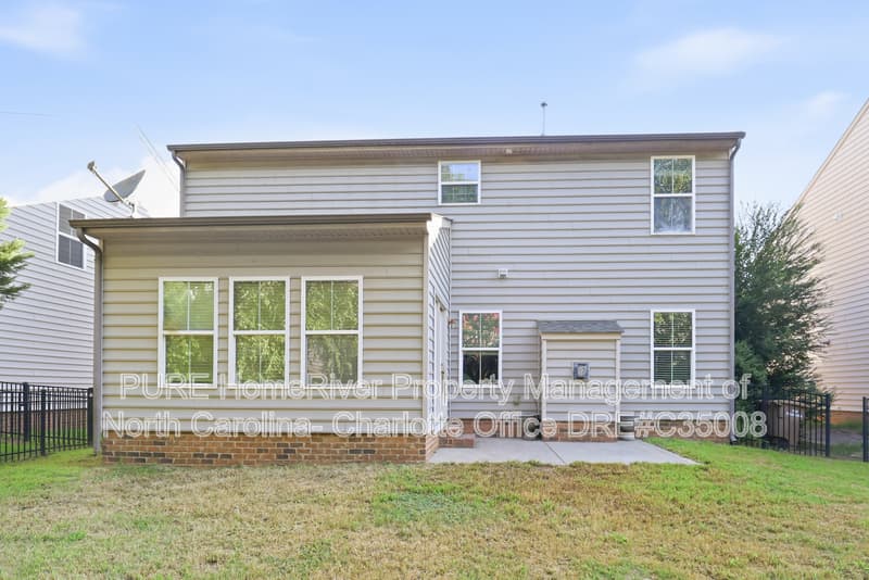 Waxhaw House: 3007 Fallondale Rd