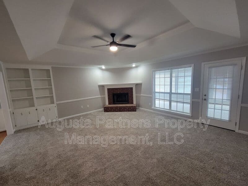 Augusta House: 2910 Pointewest Dr