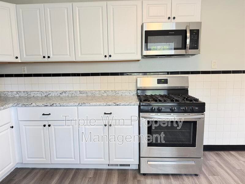 FLORISSANT House: 1150 S NEW FLORISSANT RD