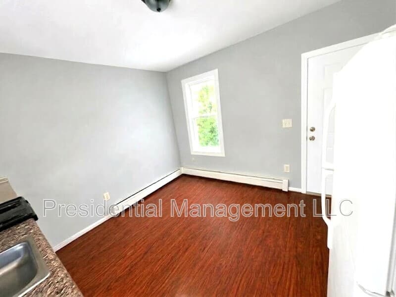 Waterbury Condo: 1696 North Main St