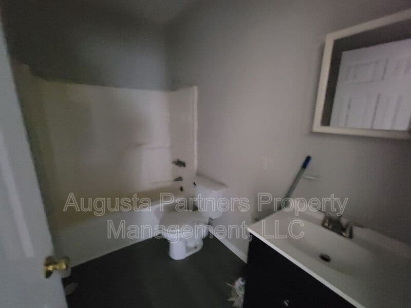 Augusta House: 2015 Grand Blvd