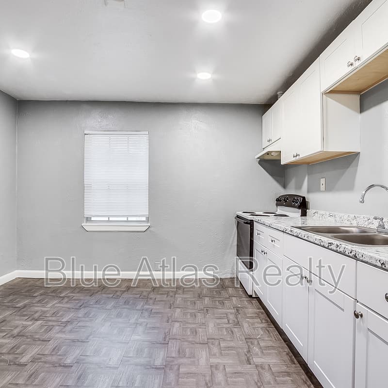 Irving Condo: 2215 Riverview Drive - D