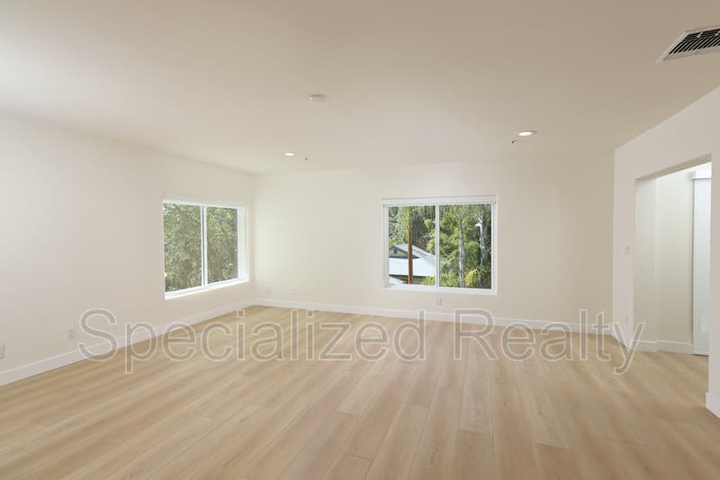 Los Angeles House: 1827 Hill Drive