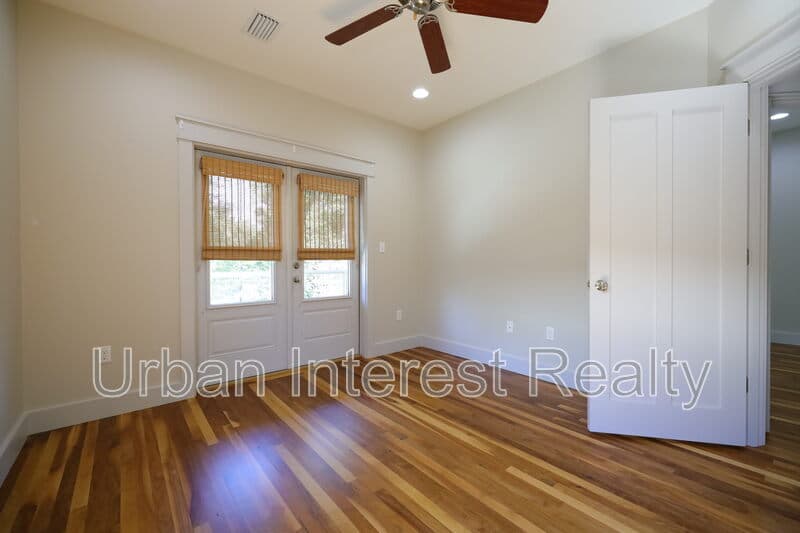 Freeport Townhome: 47 Palm Street