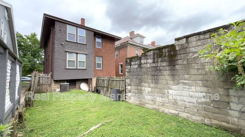 Pittsburgh Condo: 3518-3520 Campus Street