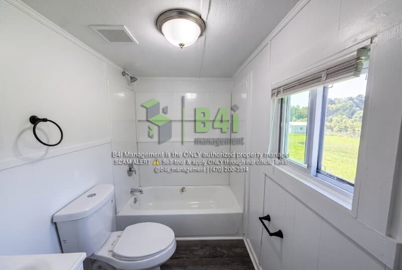 Silver Creek House: 308 Pleasant Valley Rd SE