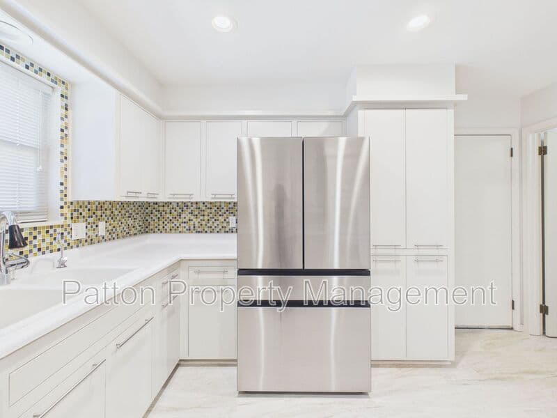 Amarillo House: 6810 Montague
