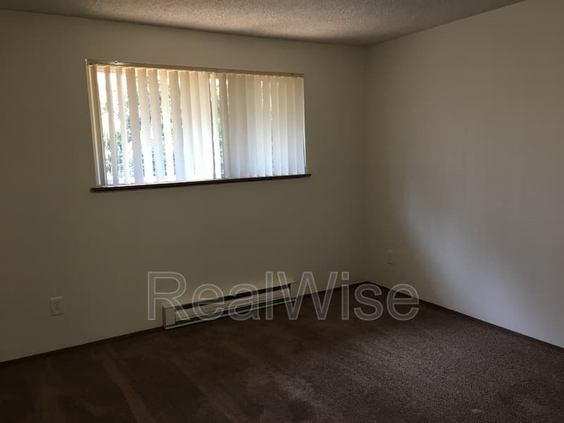 Gresham Condo: 17838 NE Multnomah Dr