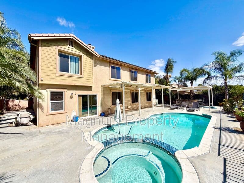 Menifee House: 33602 Magnetite St.