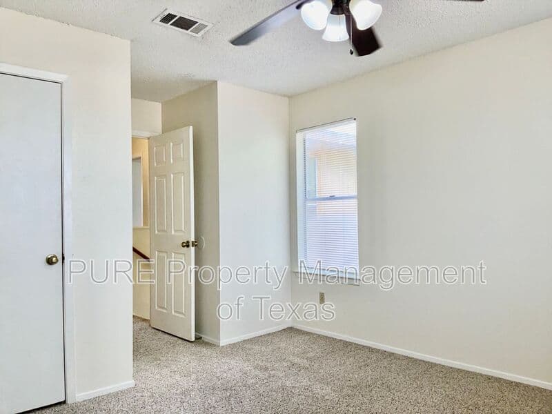 Austin Condo: 12120 Thompkins Dr.