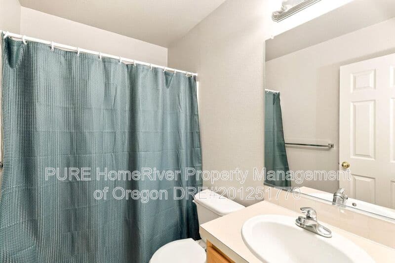 Troutdale House: 778 E Historic Columbia River Hwy