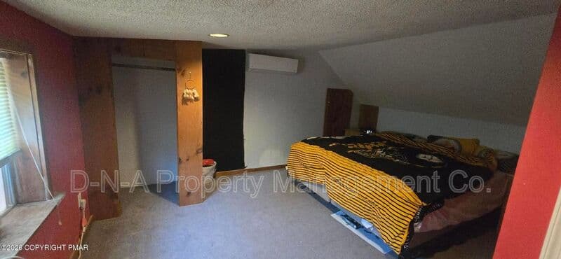 East Stroudsburg House: 135 Little Creek Lane