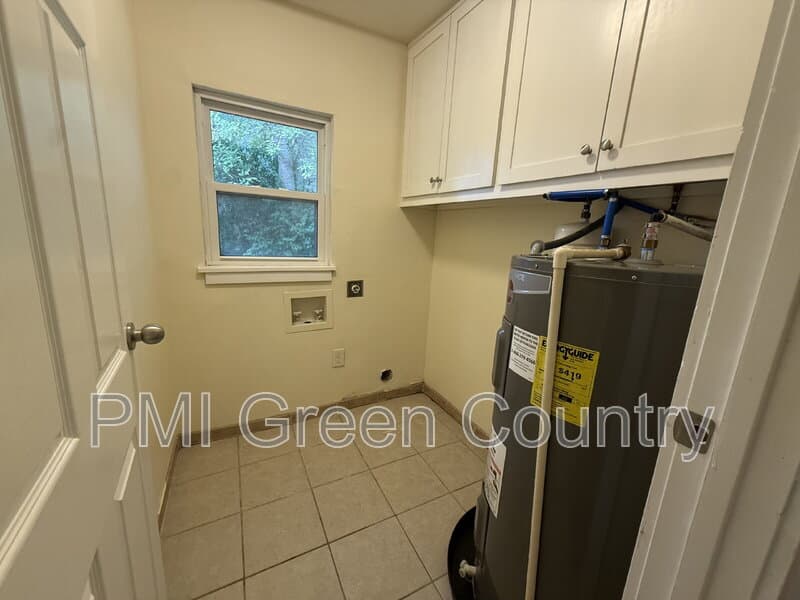Tulsa House: 621 E Latimer Ct