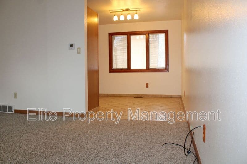 Pueblo House: 9 Armstrong Ln