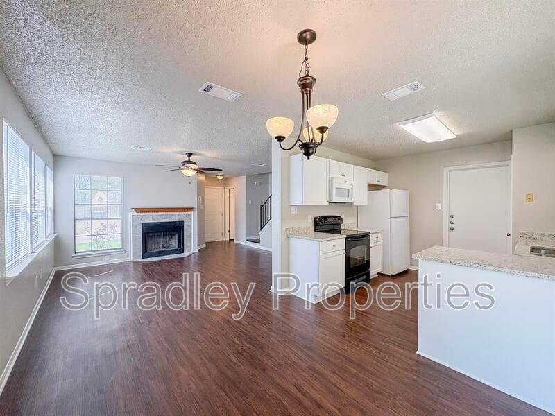 Temple House: 4801 Stone Ridge Dr