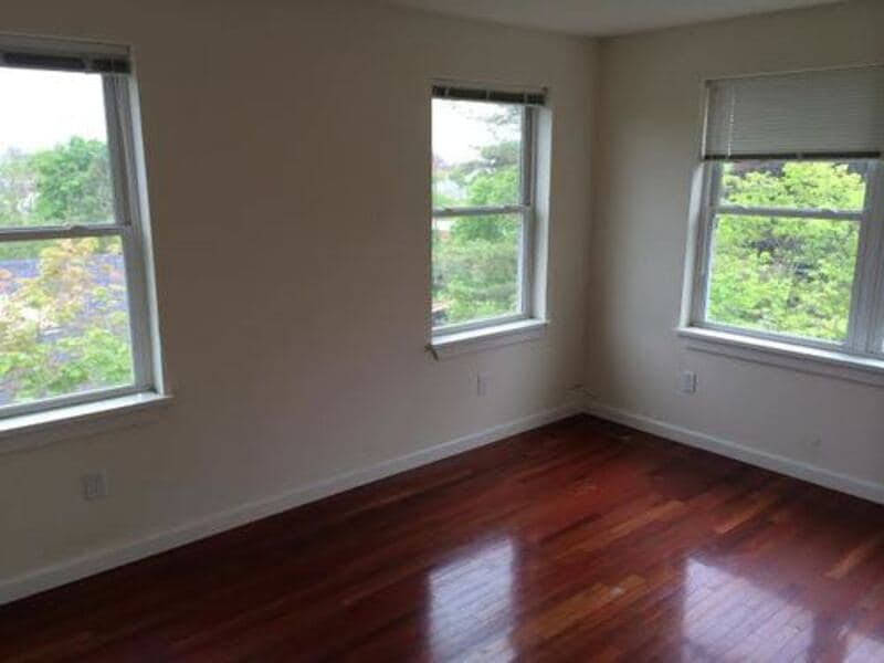 Burlington Condo: 323-325 College Street, Unit 3