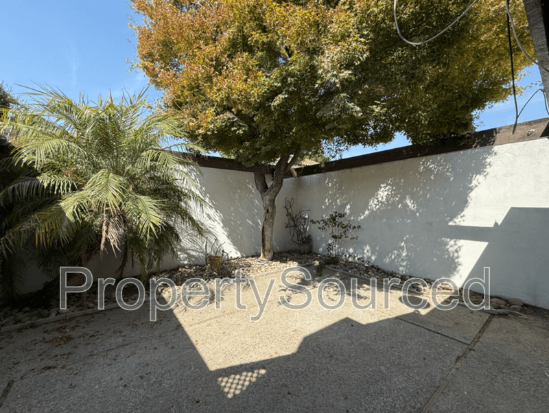 Modesto House: 317 De Vega Ct
