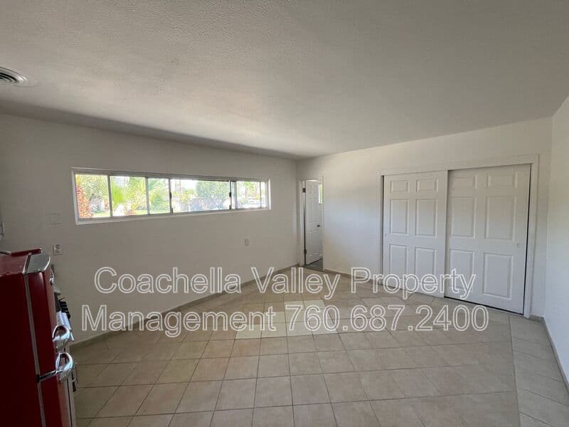 Palm Springs House: 600 E Cottonwood Rd