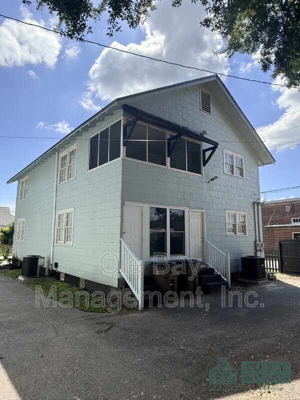 Mobile Condo: 1810 New Hamilton Street