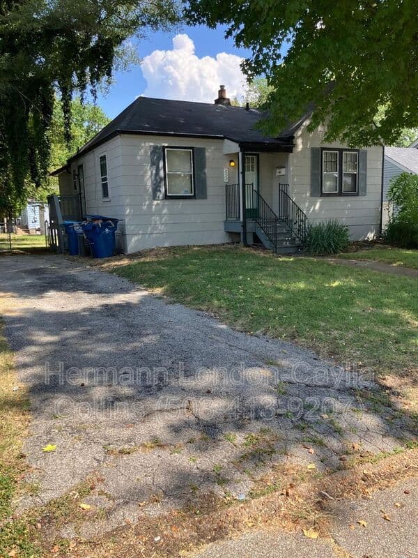 Saint Louis House: 7117 Seymour Dr