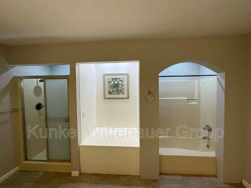 Belleville House: 43 Powder Creek Dr