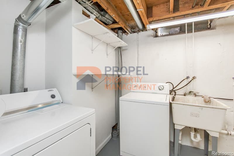 Van Buren House: 10117 Hamilton Street