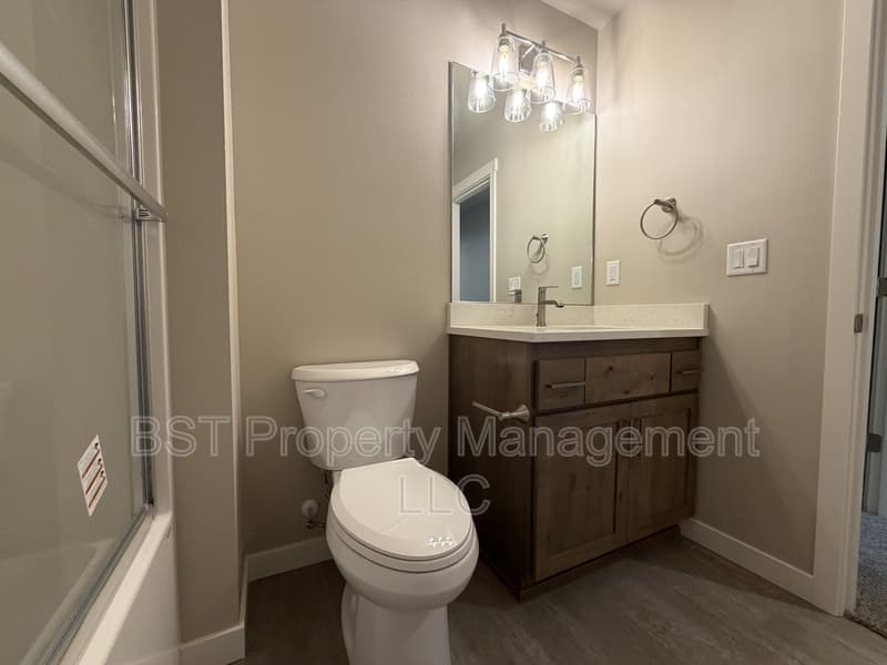 Keizer Townhome: 4035 Filbert St NE, Keizer, OR 97303
