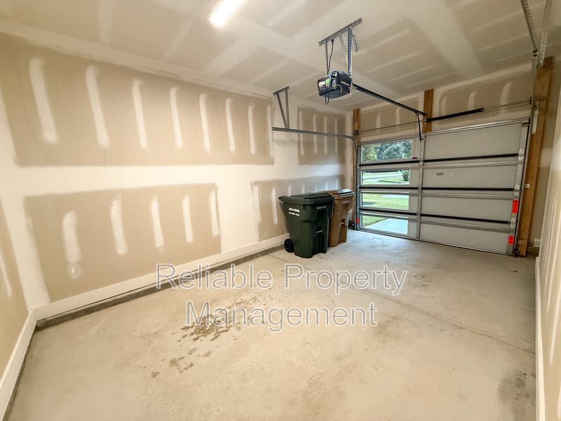 Clayton House: 22 S Laird Dr