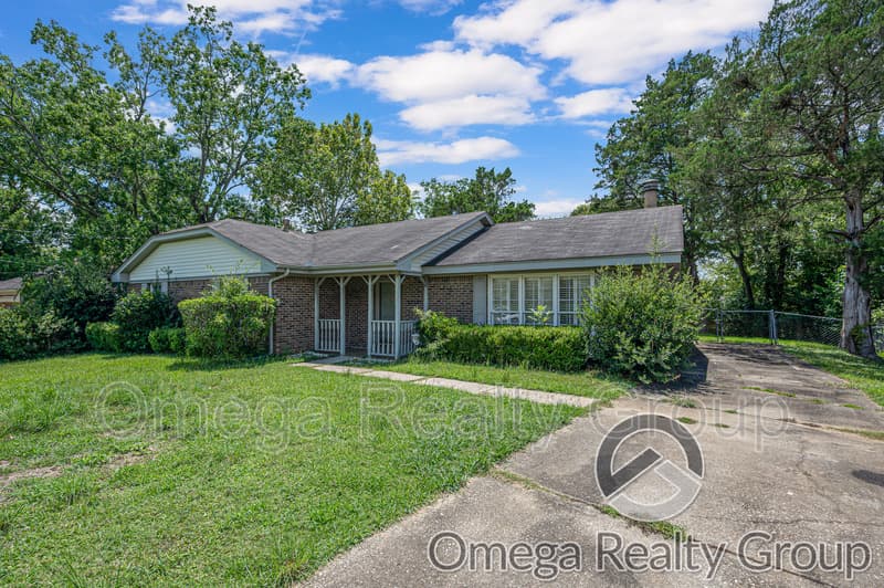 Montgomery House: 4318 Mabson Dr