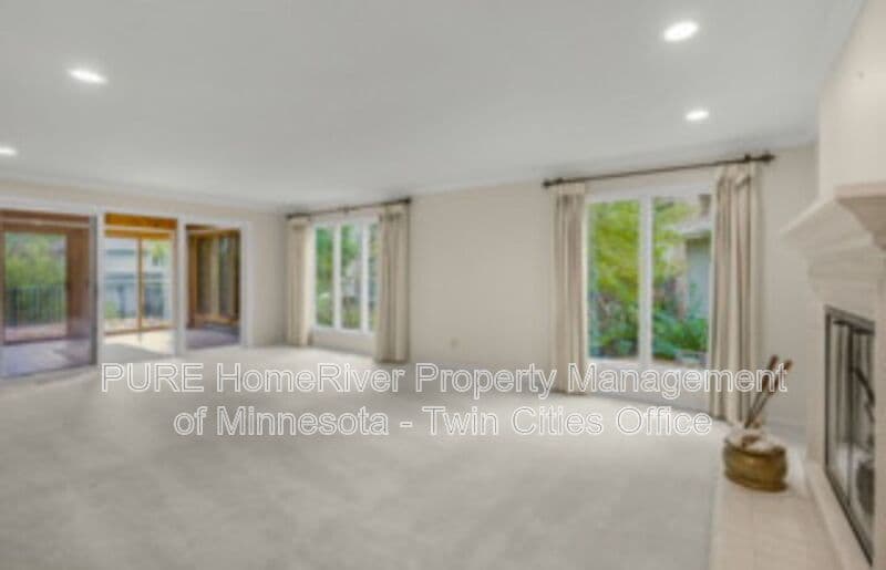 Edina House: 7420 Hyde Park Cir
