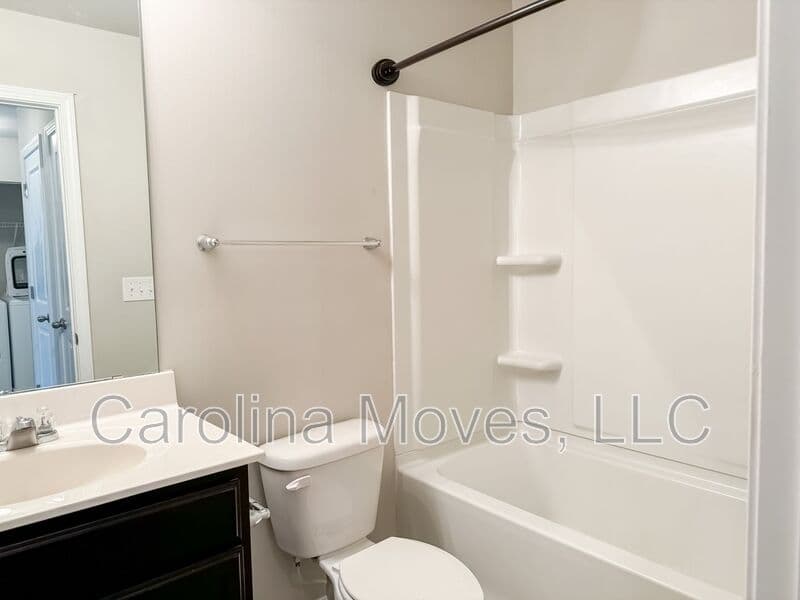Easley House: 200 Northridge Court