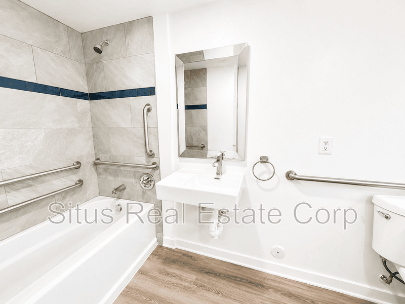 Lakewood House: 1391 Carr St.