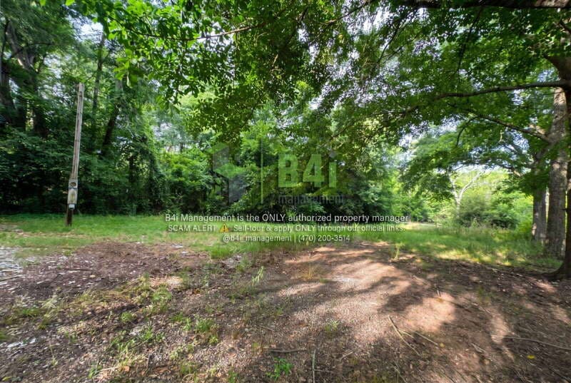 Milledgeville House: 1645 Vinson Hwy