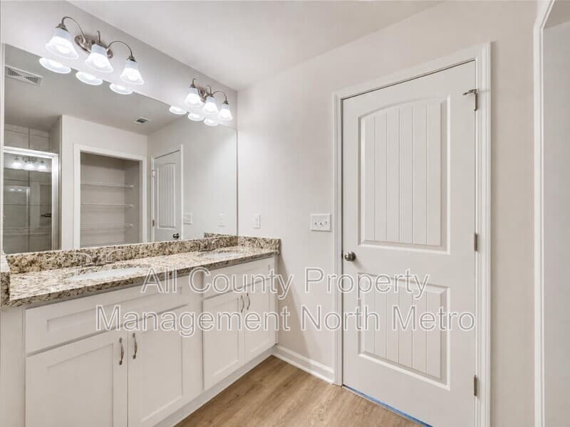 Lula Townhome: 6360 Pine Station Drive