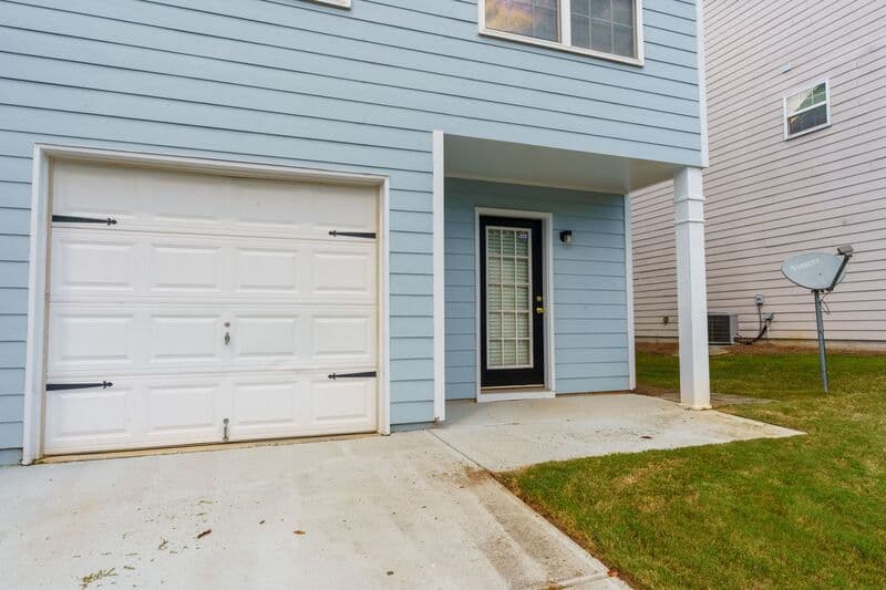 Athens House: 321 Samuel Clemens Way