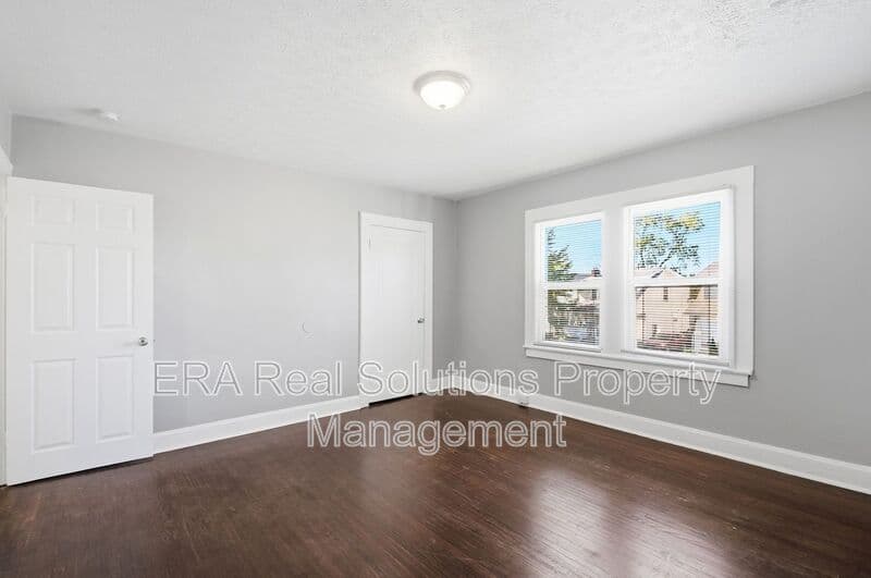 Columbus Townhome: 428 Columbian Ave