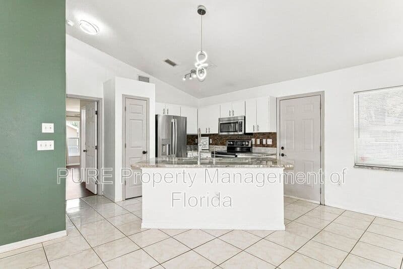 Ocala House: 645 NW 65th St