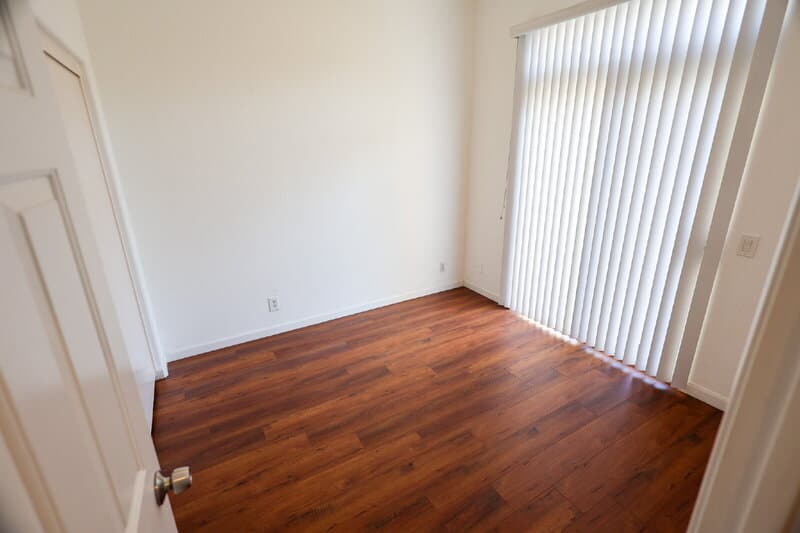 Long Beach House: 2942 Claremore Ln