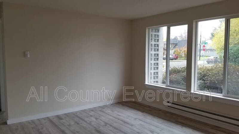 Sumner Condo: 1405 Wright Ave