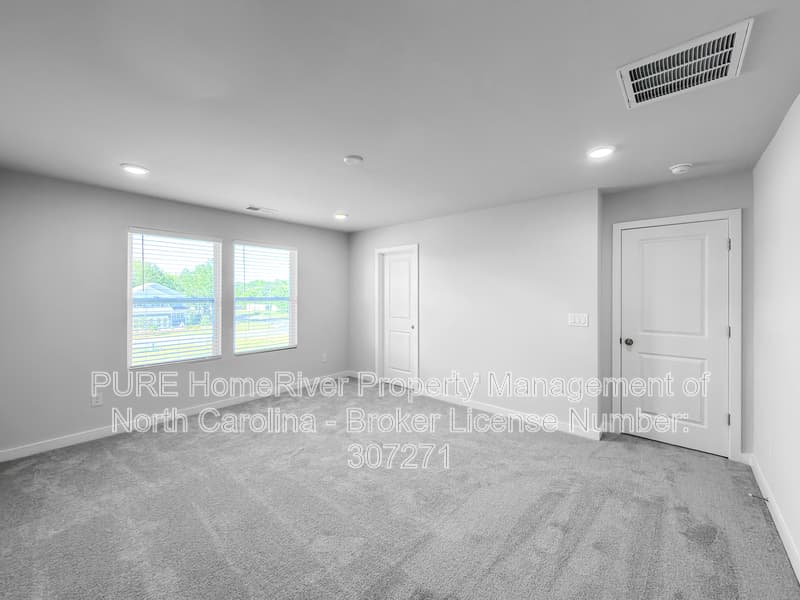 Hickory House: 2953 31st St Ln NE