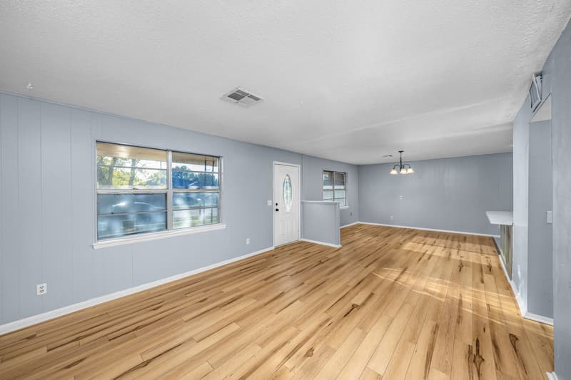 Lawton House: 3015 Northeast Pioneer Boulevard